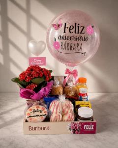 Cesta de café da manhã personalizada com balão e itens artesanais entregue em Ponta Grossa. Ótima opção para aniversário, aniversário de casamento e outras datas comemorativas.