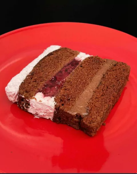 ❄ Fatia de bolo - sabor floresta negra- babilonia vegan
