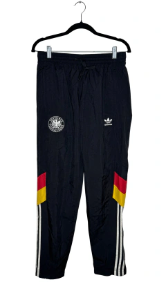 Pantalón Adidas Originals Alemania Tres Tiras - comprar online