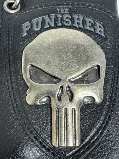 Billetera Marvel Punisher Chain en internet