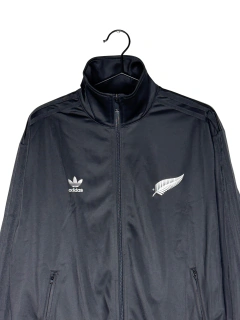 Campera Adidas Originals Firebird x All Blacks en internet