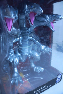 Figura Yu-Gi-Oh! Blue Eyes Ultimate Dragon Limited Edition en internet