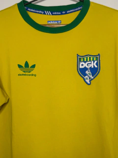 Remera Adidas x DGK x Brasil Rodrigo TX 10 - Buenos Dealz 
