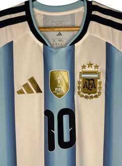 Camiseta Adidas Titular Argentina Messi (10) 2026 Versión Fan en internet