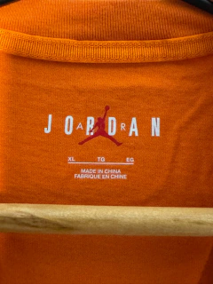 Remera Jordan Brooklyn Naranja - Buenos Dealz 