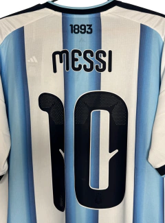 Camiseta Adidas Titular Argentina Messi (10) 2026 Versión Fan - Buenos Dealz 