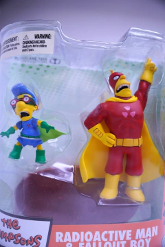 Figura McFarlane x The Simpsons Hombre Radioactivo y Niño Fusión - comprar online