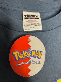 Remera Vintage Pokémon Center - Ash & Pikachu - Buenos Dealz 