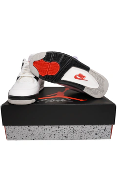 Imagen de Jordan 4 Retro White Cement