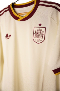 Camiseta Adidas Alternativa España 2026 - Buenos Dealz 