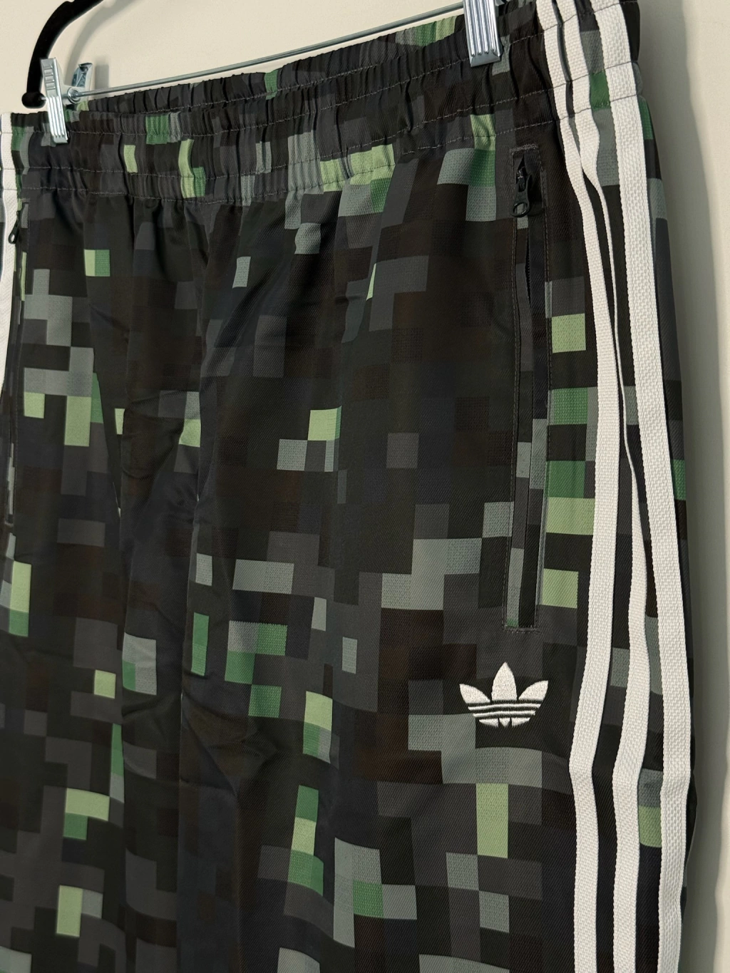 Pantalón Adidas Originals x Minecraft Trackpant Camo