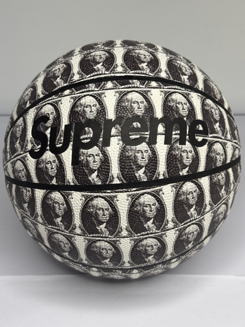 Pelota Spalding x Supreme 29.5”