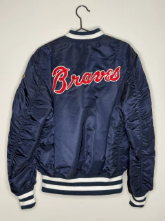 Campera Bomber Reversible Alpha Industries x Atlanta Braves - comprar online