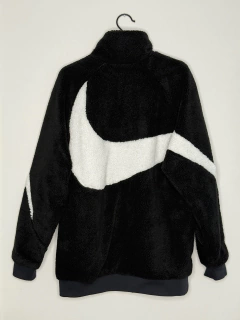 Campera Nike Swoosh Reversible - comprar online