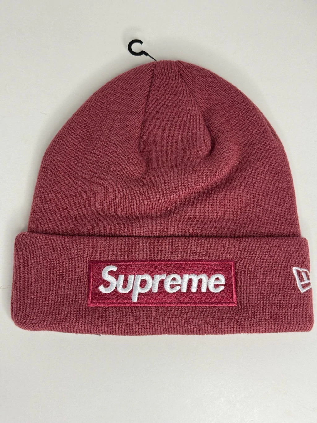 Beanie Supreme x New Era Logo Plum