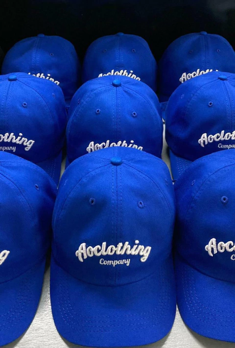 DAD HAT AZUL AOCLOTHING RELEVO