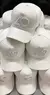 BONÉ BRANCO DETALHE ABA