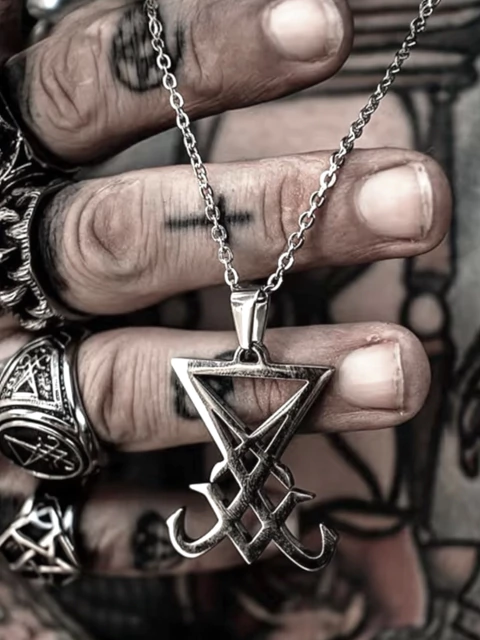 COLLAR SIGIL SATAN SILVER - comprar online