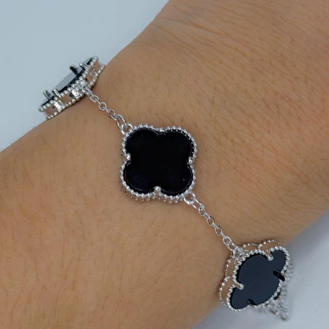 Pulseira Trevo Inspiração (Preto) - Semi joia em Ouro 18k e Ródio Branco