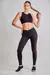 Calza deportiva para mujer, color negra lisa con detalles en micro tul. Diseño original y moderno, perfecta para el uso diario. Comodidad y estilo en una sola prenda, ideal para tu rutina de ejercicios o para un look casual.