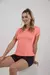 remera deportiva calada confeccionada en dry fit . 