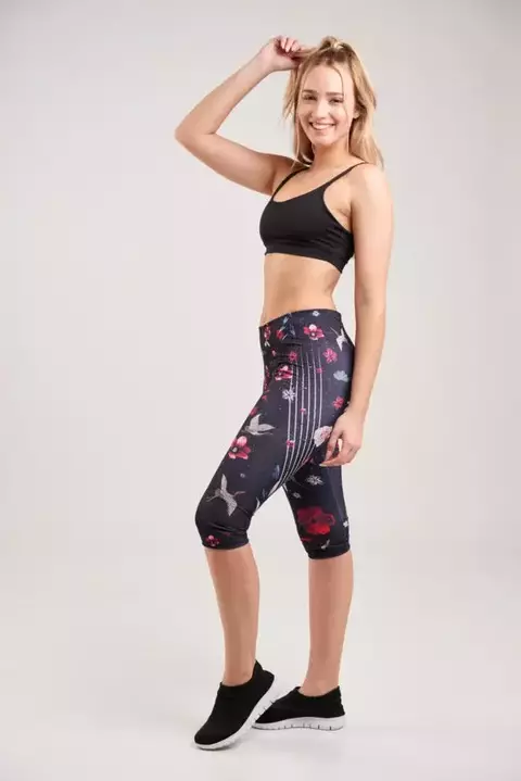 Capri deportivo para mujer con diseño sublimados exclusivos y estampa única. 
Ideal para el gimnasio. 
Calce perfecto y costuras reforzadas.
