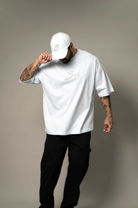 T-SHIRT BUH OVER LINE BORDER