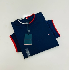 CAMISETA TOMMY HILFIGER EM ALGODÃO EGÍPCIO na internet