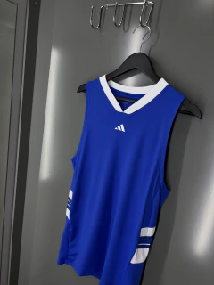 REGATA ADIDAS DRY FIT AZUL ROYAL - comprar online