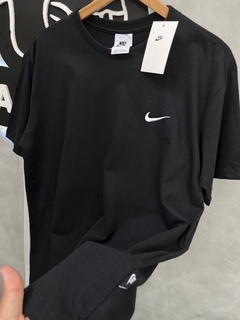 Camiseta Nike Mini Swoosh - comprar online