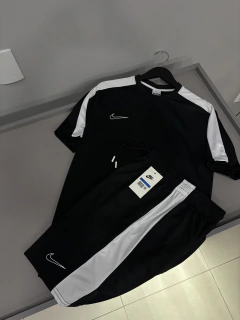 CONJUNTO NIKE DRI FIT - REF 235