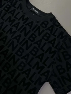 CAMISETA BALMAIN- ESCRITAS DA BALMAIN EM VELUDO - comprar online