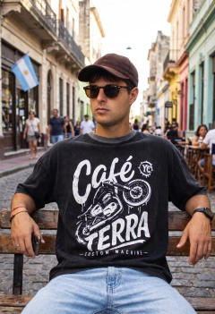 ART-8018 REMERA PRELAVADA CAFE TERRA