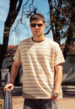 ART-8019 REMERA TEJIDA RAYADA en internet