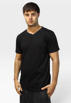 ART-8373 REMERA LISA CUELLO V - tienda online
