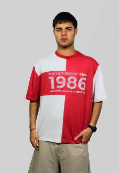 Imagen de ART-8011 REMERA CON RECORTE ESTAMPADA