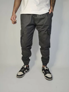 ART-2860 JOGGER CARGO DE GABARDINA en internet