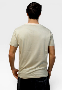 ART-8373 REMERA LISA CUELLO V