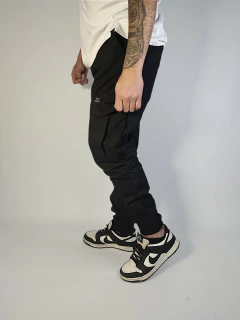 ART-2860 JOGGER CARGO DE GABARDINA