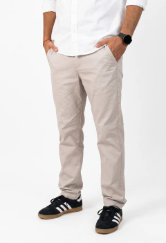 ART-5660 PANTALON CHINO SEMI-RECTO DE GABARDINA en internet