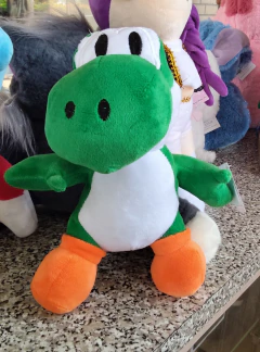 Yoshi 30 cm aprox