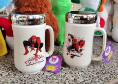 Mugs hombre araña espejo