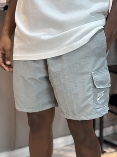 SHORT CARGO NIKE - CINZA na internet