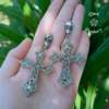Brinco Crucifixo Rendado