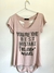 Camiseta rose com escrito em pedraria