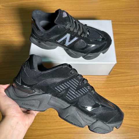 Tênis New Balance 9060 All Black