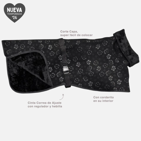 Abrigo tipo Capa para Galgo, Exterior Piqué con relieve, interior Corderito / Con Ojal - Modelo Negro - 2026