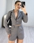CONJUNTO CREPE ALFAIATARIA CROPPED BLAZER E SHORT - CINZA na internet