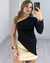 BLUSA CANELADA ASSIMÉTRICA NULA MANGA - PRETA - comprar online