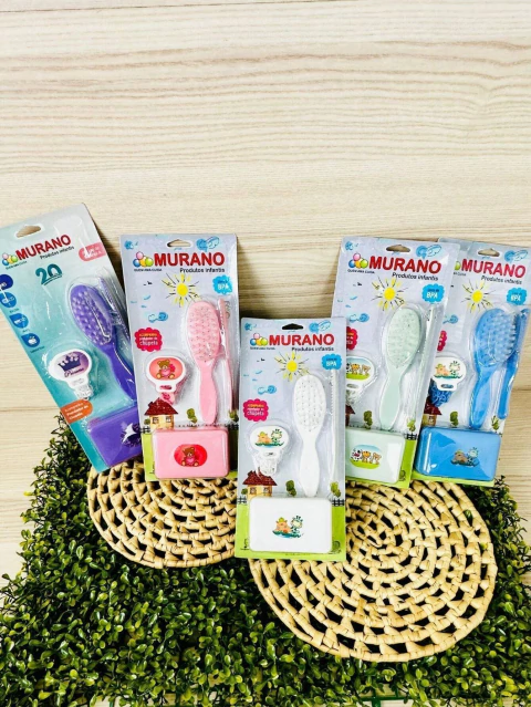 Kit Higiene c/4 Peças Pente + Escova + Saboneteira + Prendedor de Chupeta Murano - comprar online